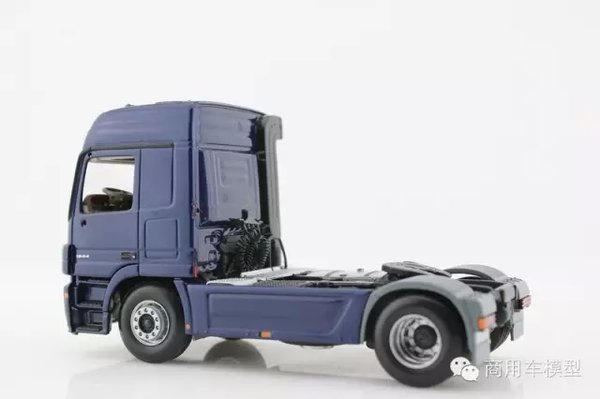 车模欣赏1：奔驰Actros1844+集装箱挂车