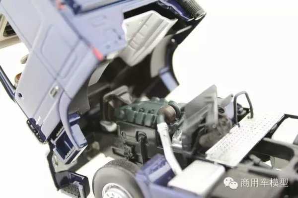 车模欣赏1：奔驰Actros1844+集装箱挂车
