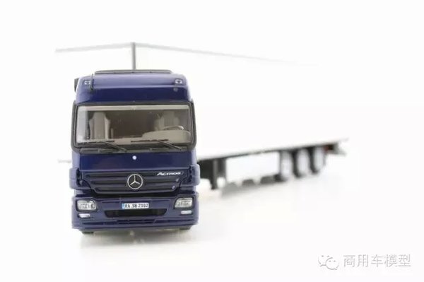 车模欣赏1：奔驰Actros1844+集装箱挂车