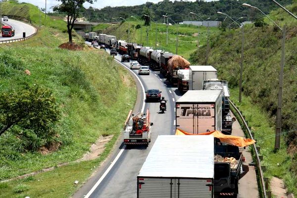 巴西卡车司机罢工持续 10日将重新谈判