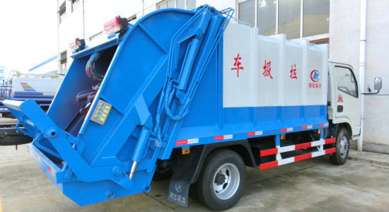 加大整治 深圳垃圾車不衛(wèi)生或被罰停運(yùn)