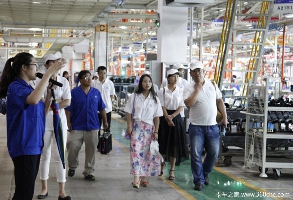 V卡零距离解放青汽新基地迎新探访|牵引车新童装格子连衣裙品牌图片