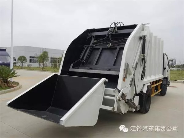 我是誰？改裝壓縮垃圾車 大街小巷通吃