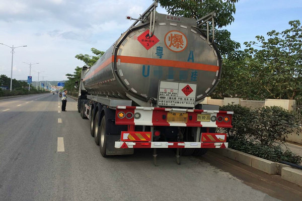 國外專家到訪隨州 研討危貨車國際標(biāo)準(zhǔn)