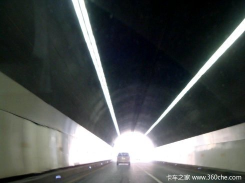 天黑請(qǐng)睜眼 控制燈光車速遠(yuǎn)離隧道事故