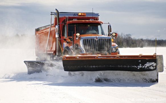 冰雪無(wú)情車(chē)有情！雪地中也有強(qiáng)力戰(zhàn)斗機(jī)