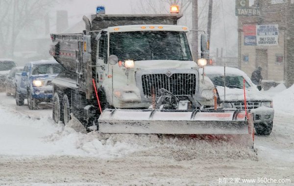 冰雪无情车有情！雪地中也有强力战斗机