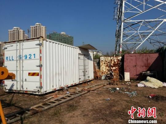 一氧化碳中毒身亡 4男子集装箱烧炭取暖
