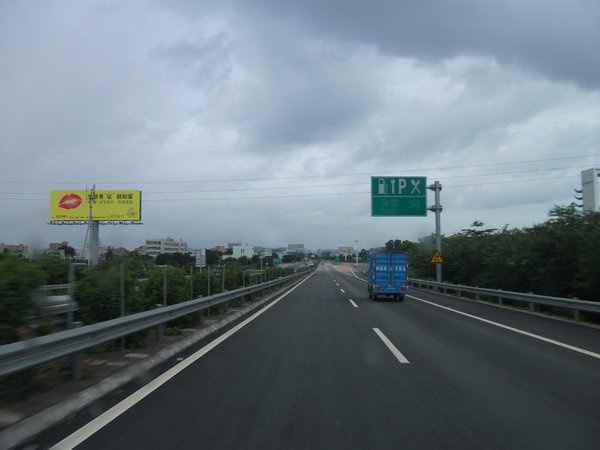 货车超载 全国高速公路哪个省收费最高