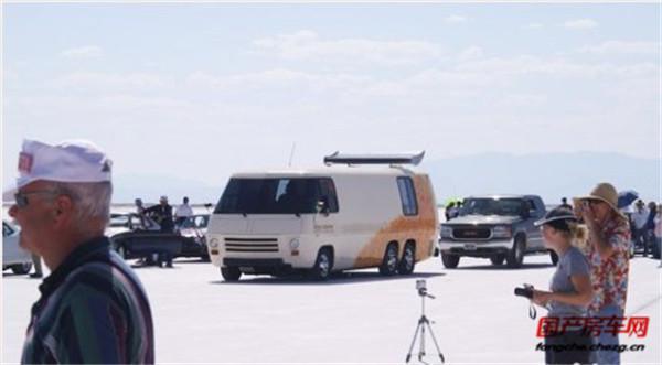 每小时200公里 世界跑得**快的面包房车