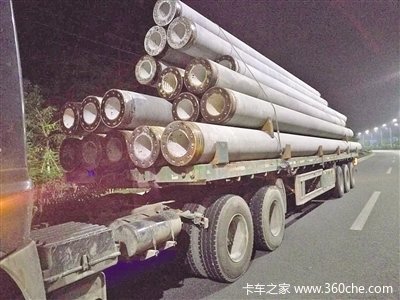 装太重车都不干了 超载货车被罚5000元