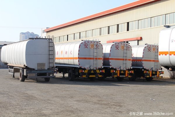 主打危化品市场 金碧罐式专用车受追捧