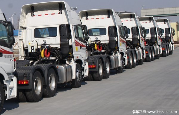 主打危化品市场 金碧罐式专用车受追捧
