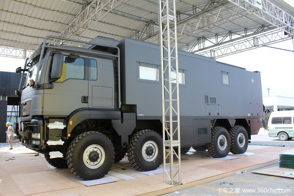 2016北京车展：艳遇1000万元德国曼房车