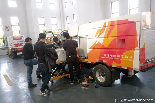 東風純電動養(yǎng)護車 即將亮相上海迪士尼