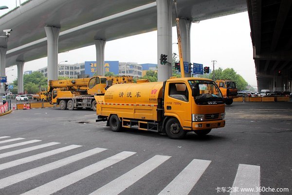 全體出動(dòng) 中環(huán)斷橋引發(fā)的市政車總動(dòng)員
