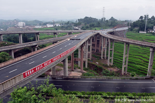 南向出川新通道 四川宜叙高速即将通车