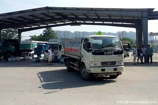 每趟都是处女航 专用车送车直接开过去