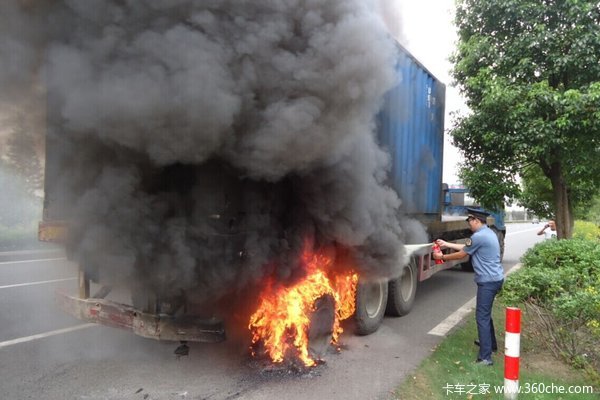 轮胎自燃咋办？处置不当很有可能帮倒忙