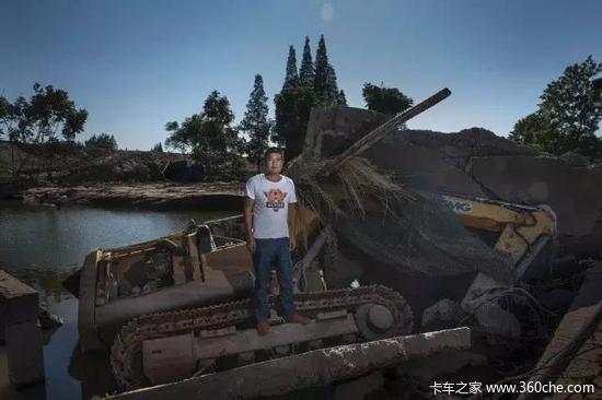 洪水退去  卡车敢死队卡车残骸重见天日