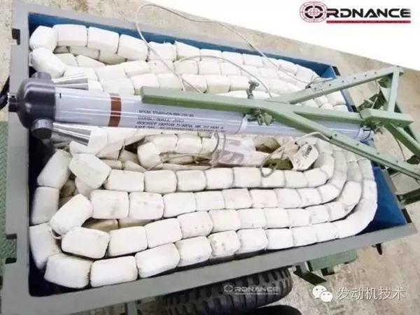 **用卡车 美帝魔改M1用C4爆破火箭扫雷