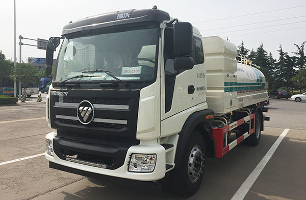 福田时代新开发国五柴油动力10方洒水车