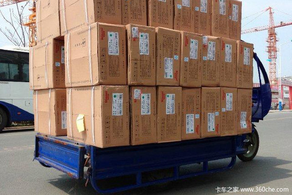 超載不合理 政府當(dāng)從源頭治車企需自律