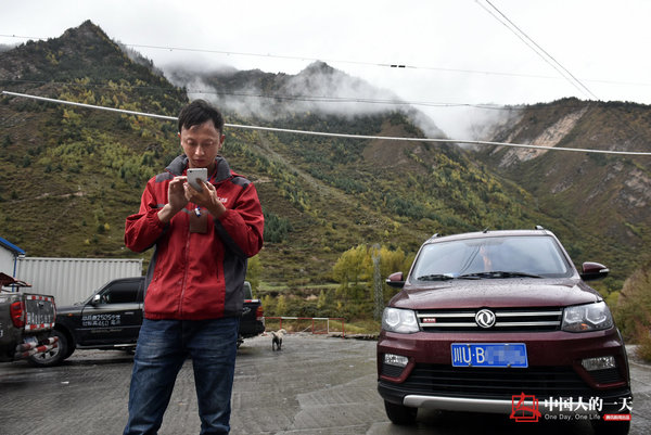 绕地球一圈半  快递小哥半年跑车6万公里
