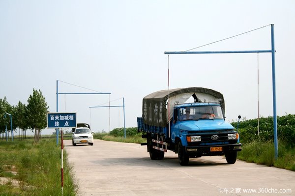 90后学车太幸福了 教练车竟然如此土豪