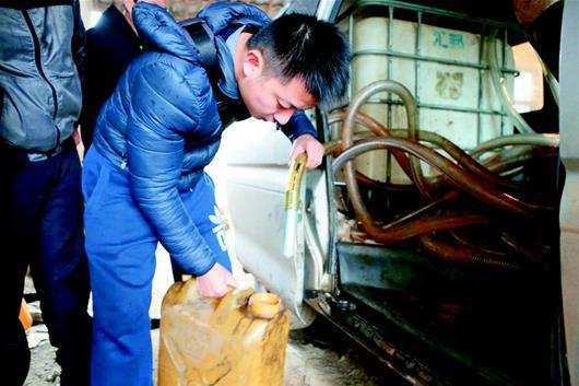 作案30余起 两油耗子在武汉当场被抓