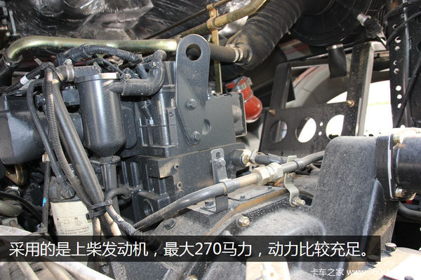 270马力的8X2 福田欧曼油品运输车图解
